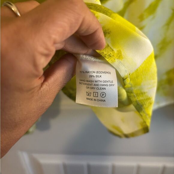 Marie Oliver The June Balloon Sleeve Blouse
NWOT - Picture 11 of 11